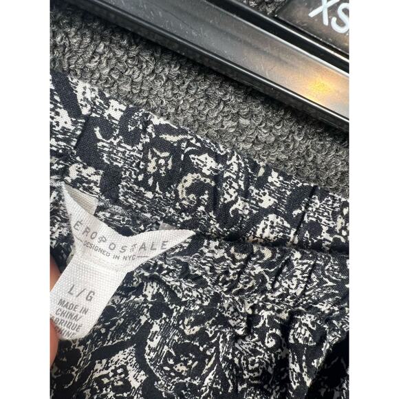 Aeropostale Jumpsuit Strapless Black White Aztec Paisley Straight Leg Womens L - Picture 3 of 8